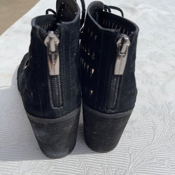 Vince Camuto SIZE 10 Tarita Black Genuine Suede Cutout Block Heel Shoes Sandals - Picture 7 of 7